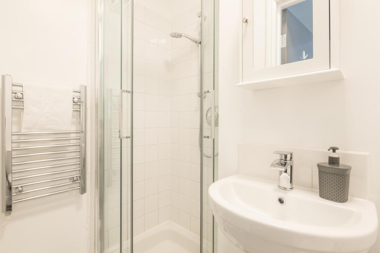 Private Room 5 With Kitchenette By Cb Stays No Minimum Stays CBG Exterior photo